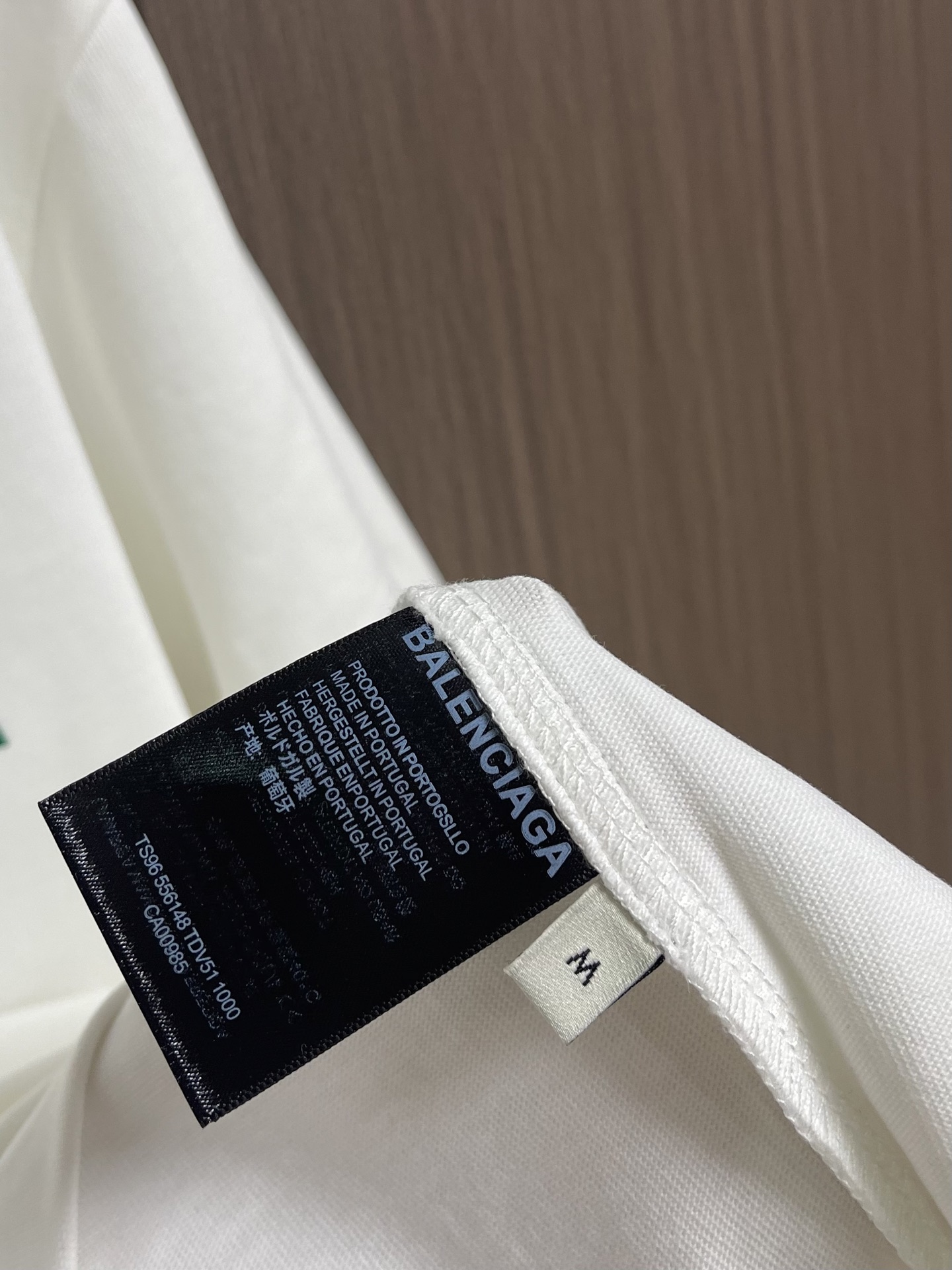 Balenciaga 2026ss早春胸前爱心logo印花短袖T恤 采用100%全精梳棉面料 柔软细腻 