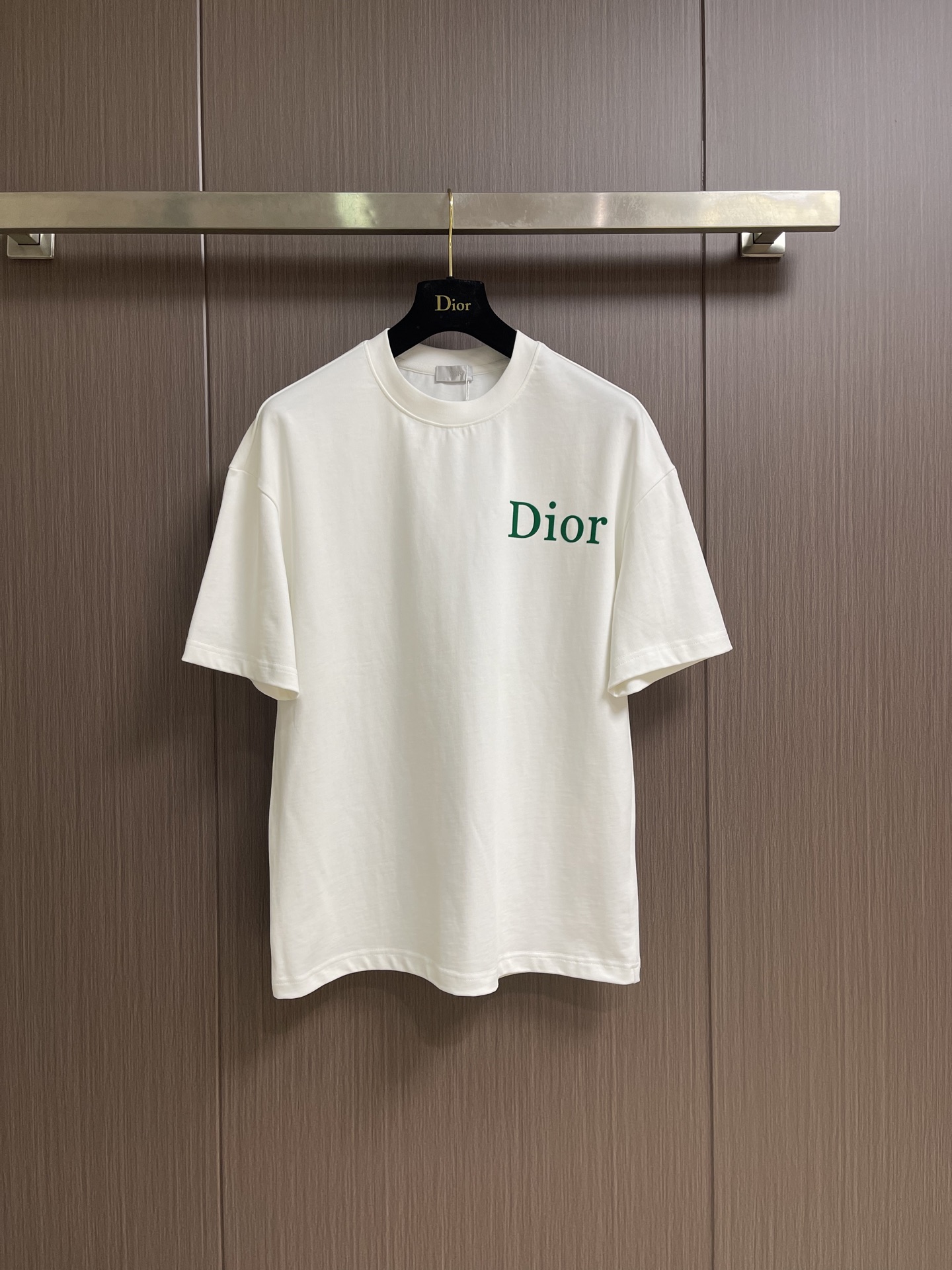 Dior 2026ss春夏新款男女同款短袖T恤，定制专属纯棉面料，定制原版工艺螺纹，胸前撞色logo图案