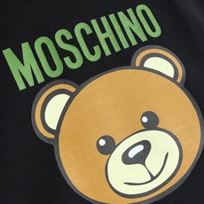 MOSCHINO 莫斯奇诺2026SS春夏新款小熊印花圆领T恤,100%纯棉面料,胸前最新卡通小熊图案, MOSCHINO 莫斯奇诺2026SS春夏新款小熊印花圆领T恤,100%纯棉面料,胸前最新卡通小熊图案,