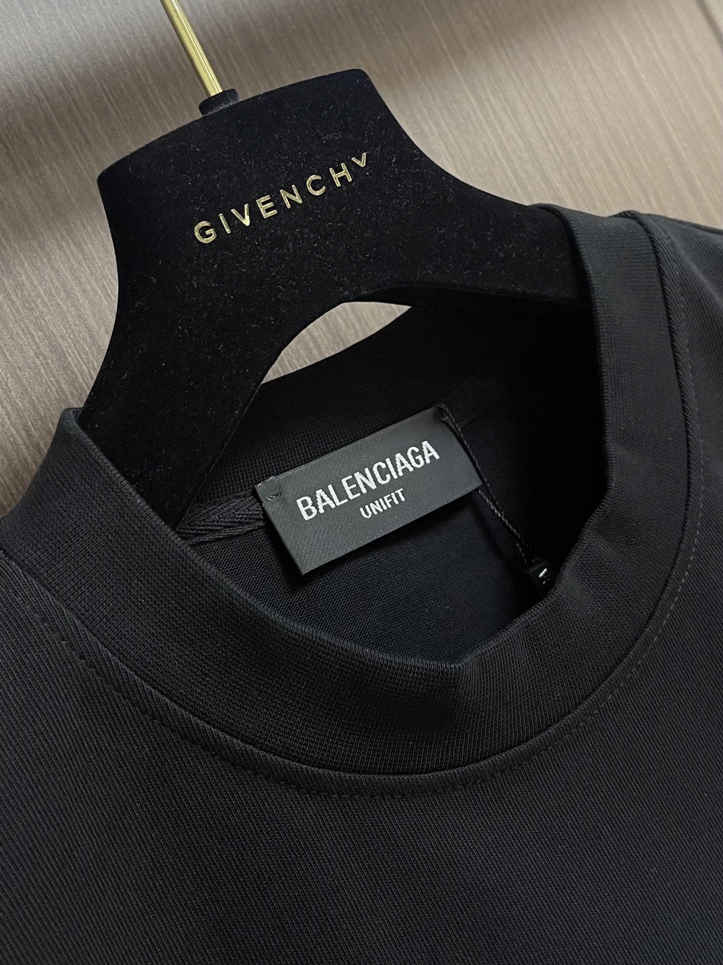 Balenciaga 2026ss新款印花短袖T恤，成衣洗水，设计感十足 ，面料采用巴黎ZP定织定染全棉
