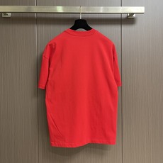 Balenciaga 2026ss新款印花短袖T恤,成衣洗水,设计感十足 ,面料采用巴黎ZP定织定染全棉 Balenciaga 2026ss新款印花短袖T恤,成衣洗水,设计感十足 ,面料采用巴黎ZP定织定染全棉