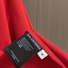 Balenciaga 2026ss新款印花短袖T恤,成衣洗水,设计感十足 ,面料采用巴黎ZP定织定染全棉 Balenciaga 2026ss新款印花短袖T恤,成衣洗水,设计感十足 ,面料采用巴黎ZP定织定染全棉
