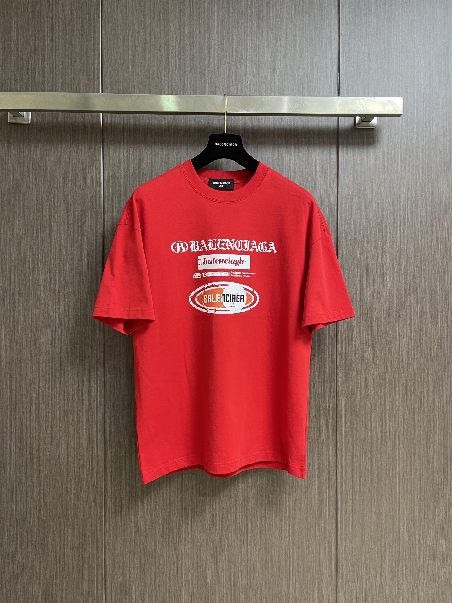 Balenciaga 2026ss新款印花短袖T恤，成衣洗水，设计感十足 ，面料采用巴黎ZP定织定染全棉