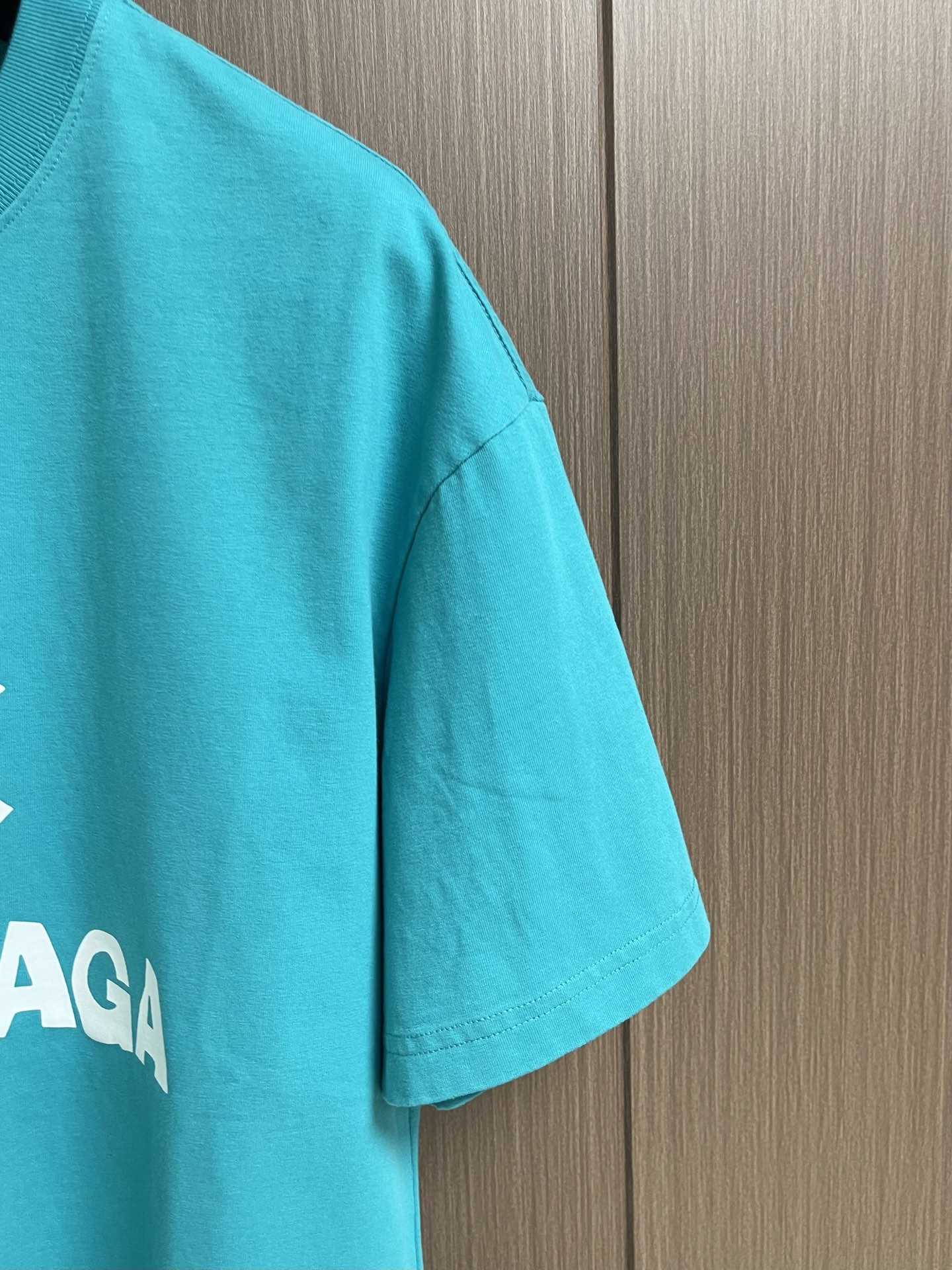 Balenciaga 2026SS胶带字母印花短袖T恤，面料采用32支100%精梳纯棉平纹针织布，185