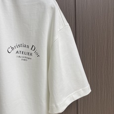 Dior Atelier设计师系列 字母印花短袖T恤,这件Cistian 短袖T恤,甄选重磅有机棉平纹针 Dior Atelier设计师系列 字母印花短袖T恤,这件Cistian 短袖T恤,甄选重磅有机棉平纹针