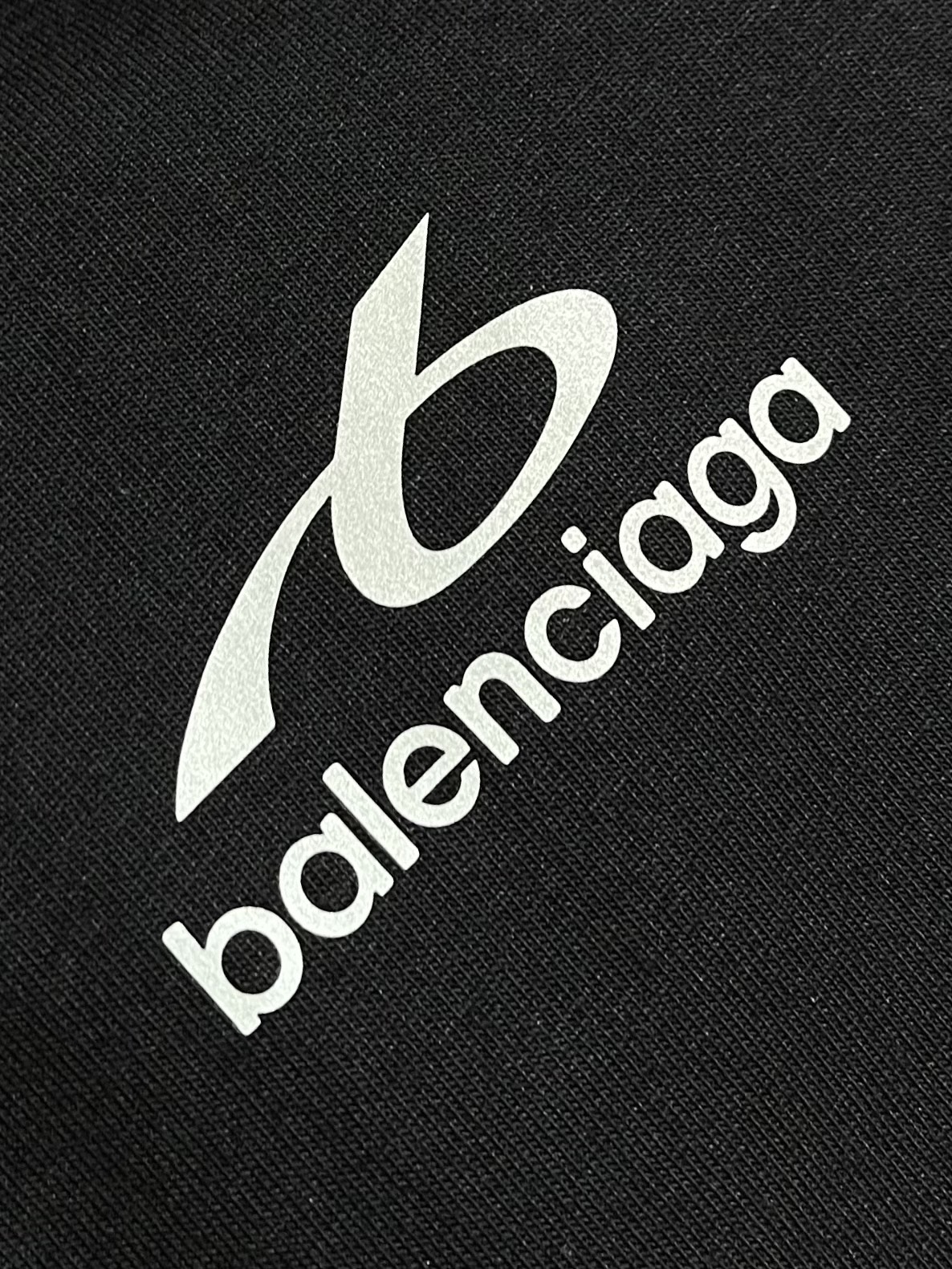Balenciaga 曼联足球联名短袖T恤，这款Balenciaga运动风短袖T恤，甄选高支精梳棉面料打