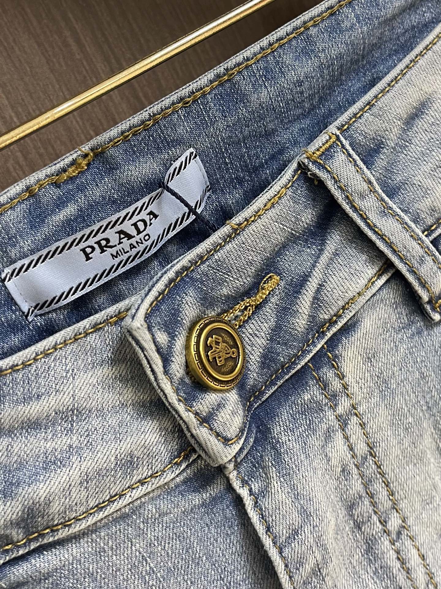 Prada 2026ss三角标识牛仔裤 原版定制复刻 客供五金辅料 原单品质进口牛仔面料重工洗水 做工走