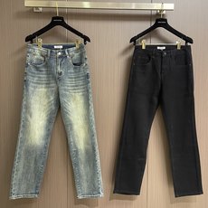 LOEWE 罗意威印花直筒长裤,面料采用12盎7*7斜纹牛仔布,成衣洗水后克重约420克,质感厚实挺括耐 LOEWE 罗意威印花直筒长裤,面料采用12盎7*7斜纹牛仔布,成衣洗水后克重约420克,质感厚实挺括耐