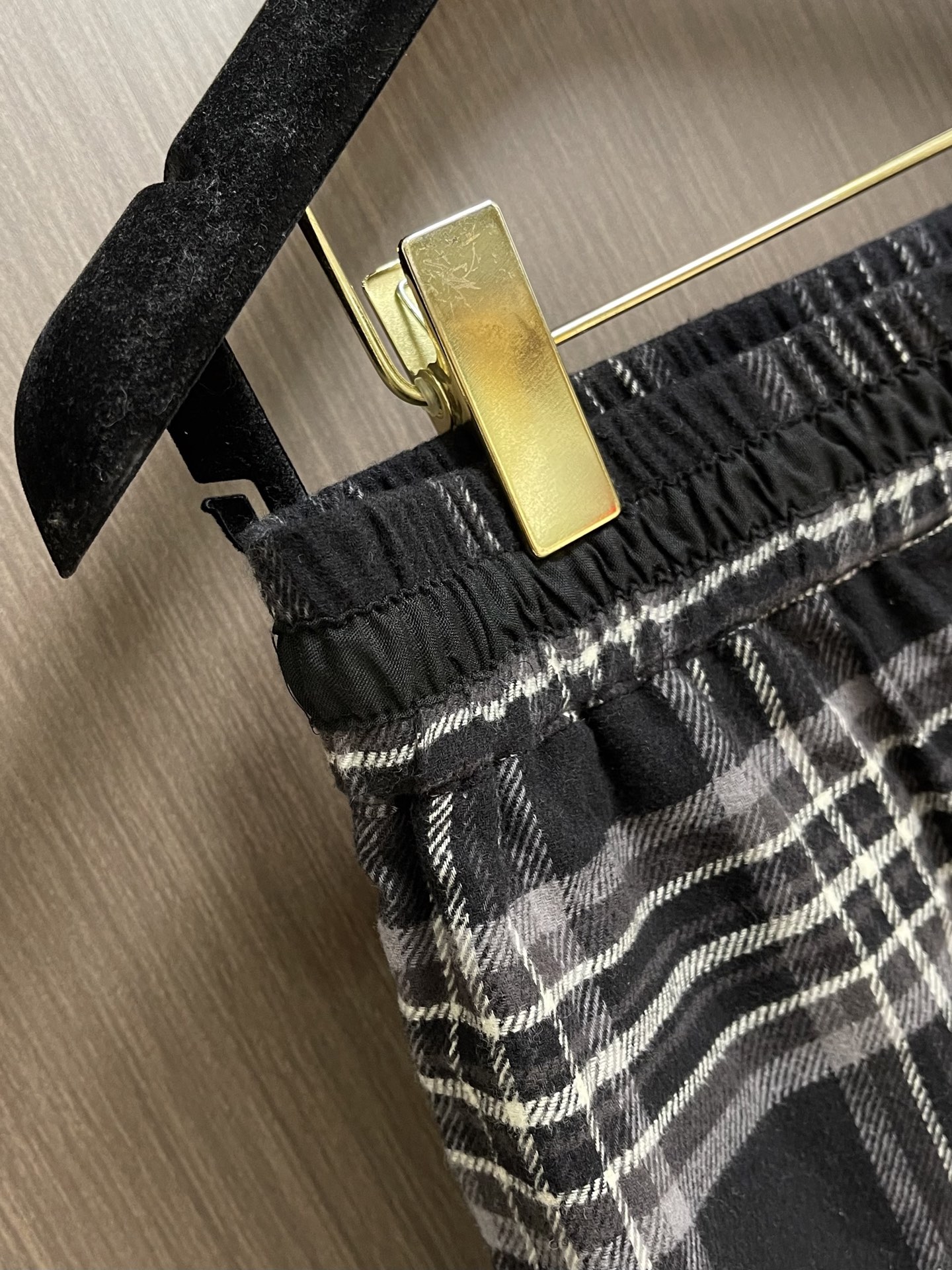 Chrome Hearts CH克罗心 黑白格十字皮标阔腿短裤，这款黑灰格纹七分选用柔软顺滑的格纹梭织面