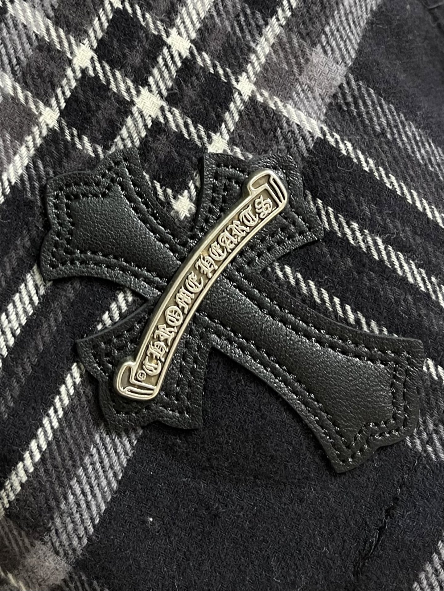 Chrome Hearts CH克罗心 黑白格十字皮标阔腿短裤，这款黑灰格纹七分选用柔软顺滑的格纹梭织面