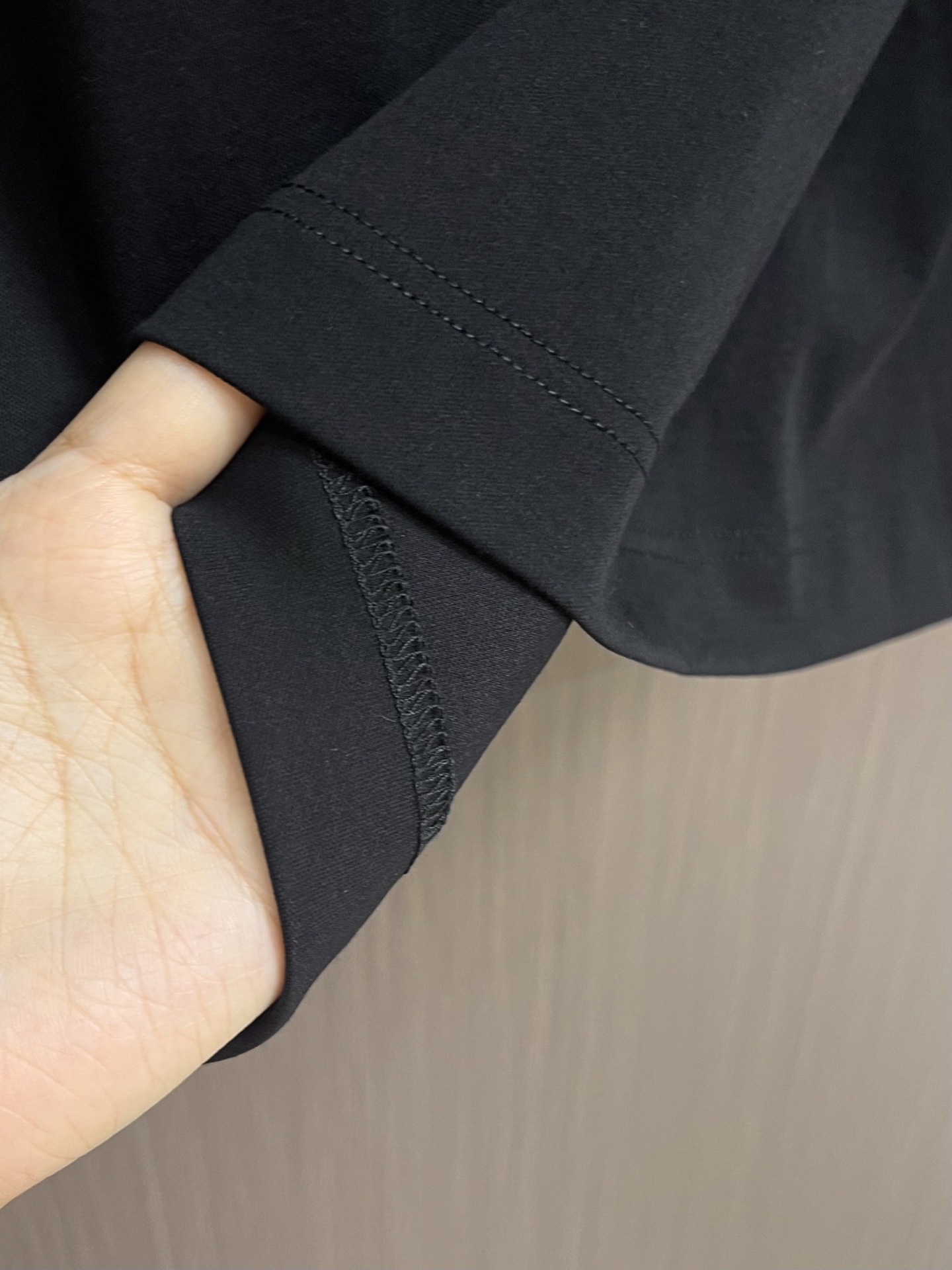 Loro piana loro Piana 双股丝光棉刺绣标识短袖T恤，定制丝光、特级面料，亲肤性绝佳，细节极致完美，上