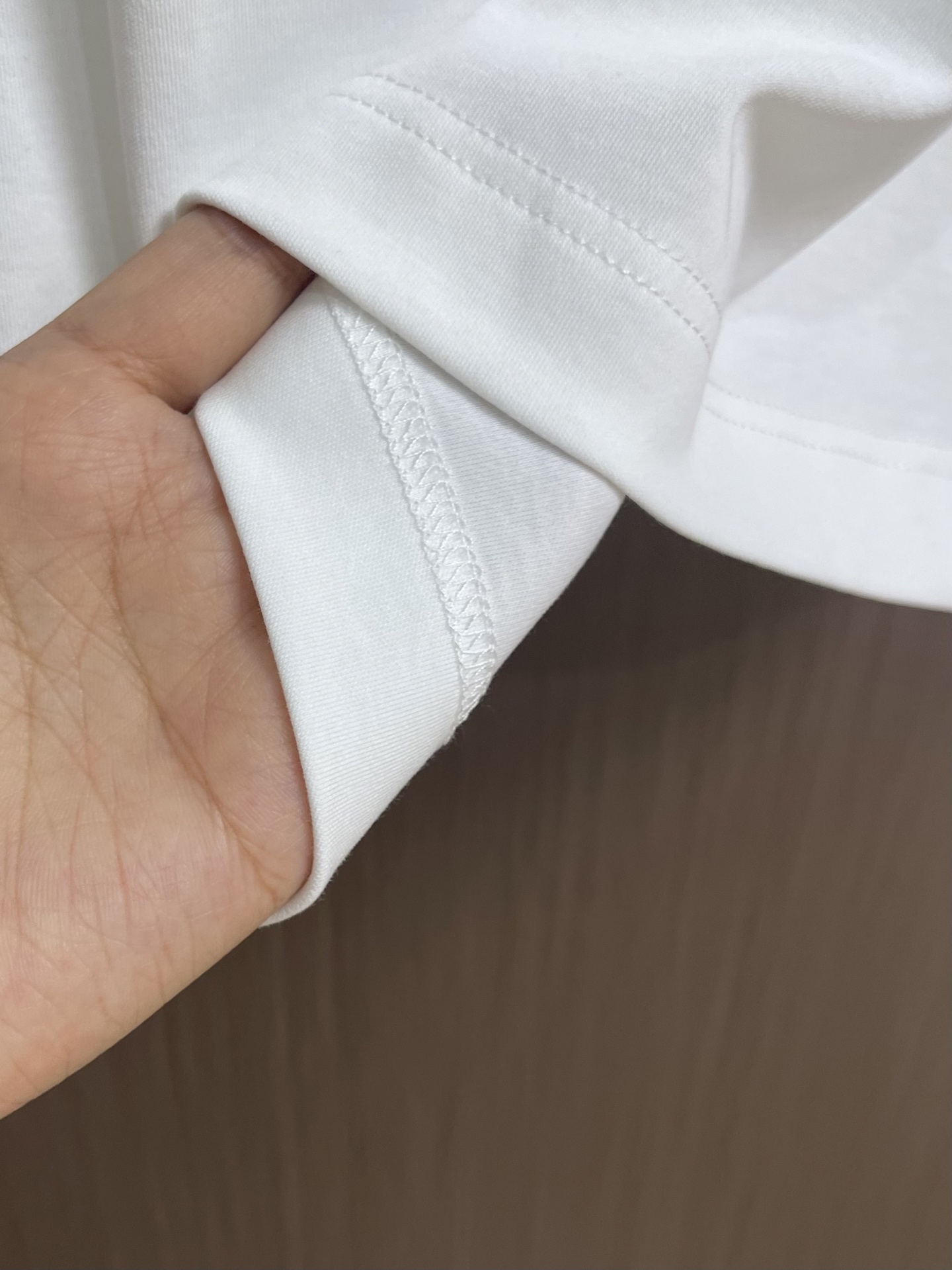 Loro piana loro Piana 双股丝光棉刺绣标识短袖T恤，定制丝光、特级面料，亲肤性绝佳，细节极致完美，上