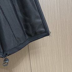 Ralph Lauren 拉夫劳伦 小马刺绣半高领马甲,面料采用原版一致AD双面双股360克针织面料,搭配网格满天星网布 Ralph Lauren 拉夫劳伦 小马刺绣半高领马甲,面料采用原版一致AD双面双股360克针织面料,搭配网格满天星网布