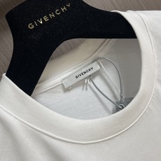 Givenchy 纪梵希 2026ss StamP字母印花短袖T恤 面料采用高定超重磅全棉双纱紧密新疆棉 克重400克 Givenchy 纪梵希 2026ss StamP字母印花短袖T恤 面料采用高定超重磅全棉双纱紧密新疆棉 克重400克