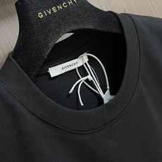 Givenchy 纪梵希 2026ss StamP字母印花短袖T恤 面料采用高定超重磅全棉双纱紧密新疆棉 克重400克 Givenchy 纪梵希 2026ss StamP字母印花短袖T恤 面料采用高定超重磅全棉双纱紧密新疆棉 克重400克