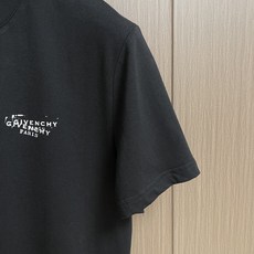 Givenchy 纪梵希 2026ss StamP字母印花短袖T恤 面料采用高定超重磅全棉双纱紧密新疆棉 克重400克 Givenchy 纪梵希 2026ss StamP字母印花短袖T恤 面料采用高定超重磅全棉双纱紧密新疆棉 克重400克