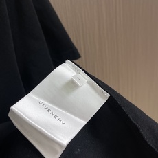 Givenchy 纪梵希 2026ss StamP字母印花短袖T恤 面料采用高定超重磅全棉双纱紧密新疆棉 克重400克 Givenchy 纪梵希 2026ss StamP字母印花短袖T恤 面料采用高定超重磅全棉双纱紧密新疆棉 克重400克