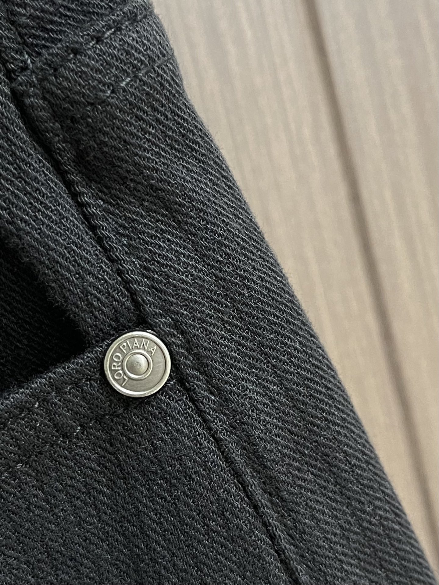 Loro piana LoroPiana 2026SS夏季新款水洗休闲裤 肉眼可见的利落裁剪，直筒修身款裤型！密实齐整走