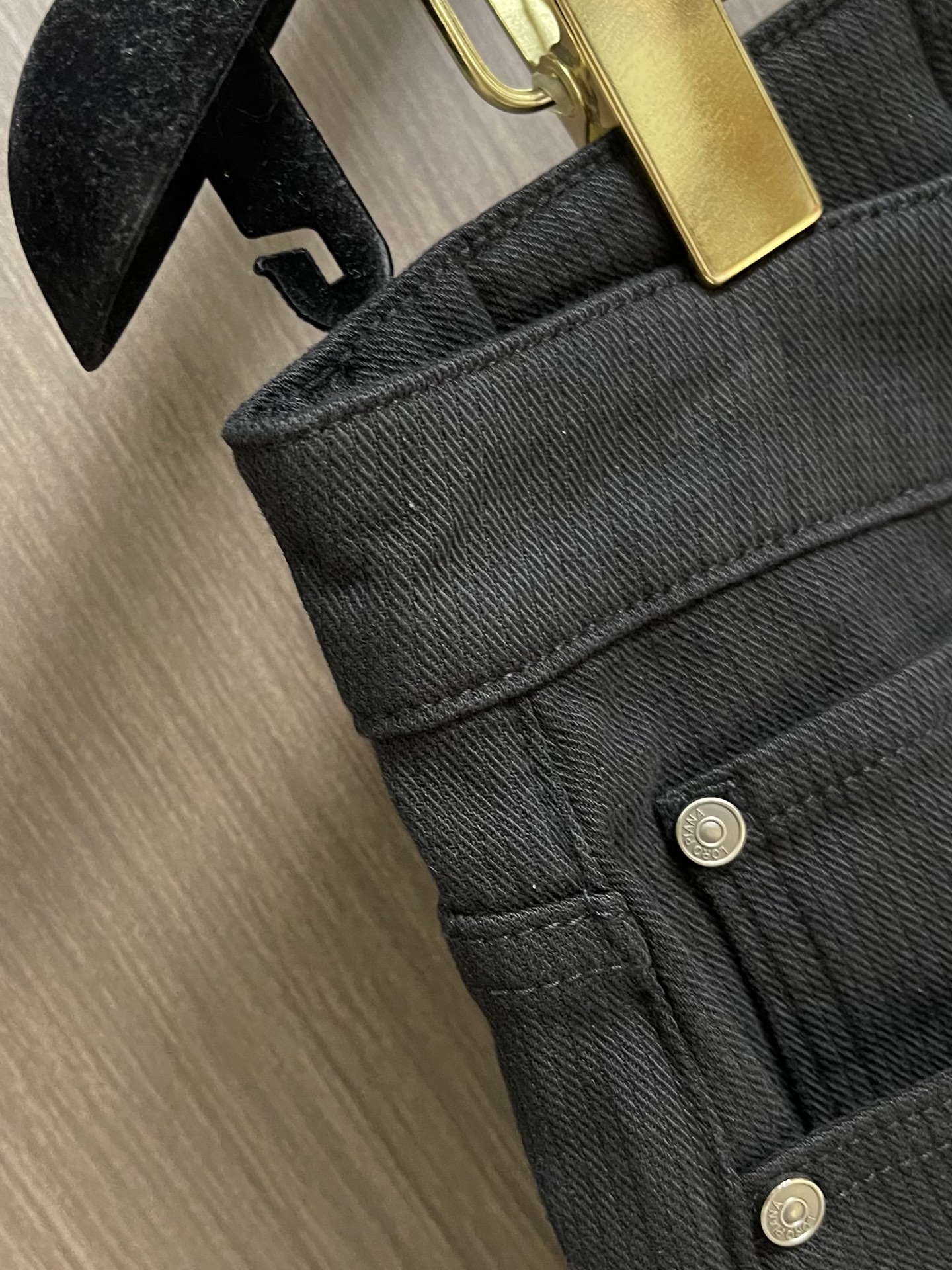 Loro piana LoroPiana 2026SS夏季新款水洗休闲裤 肉眼可见的利落裁剪，直筒修身款裤型！密实齐整走