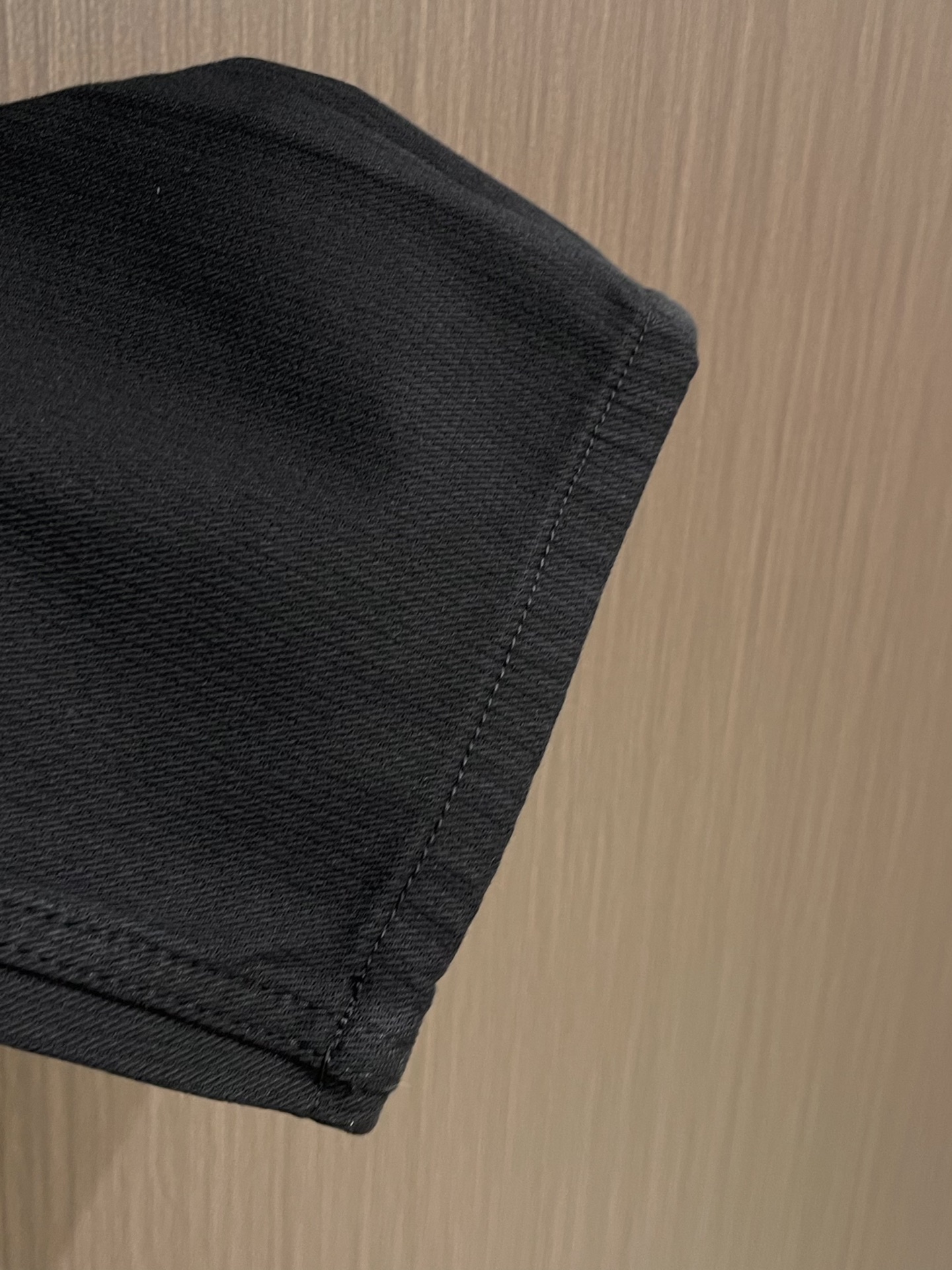 Loro piana LoroPiana 2026SS夏季新款水洗休闲裤 肉眼可见的利落裁剪，直筒修身款裤型！密实齐整走