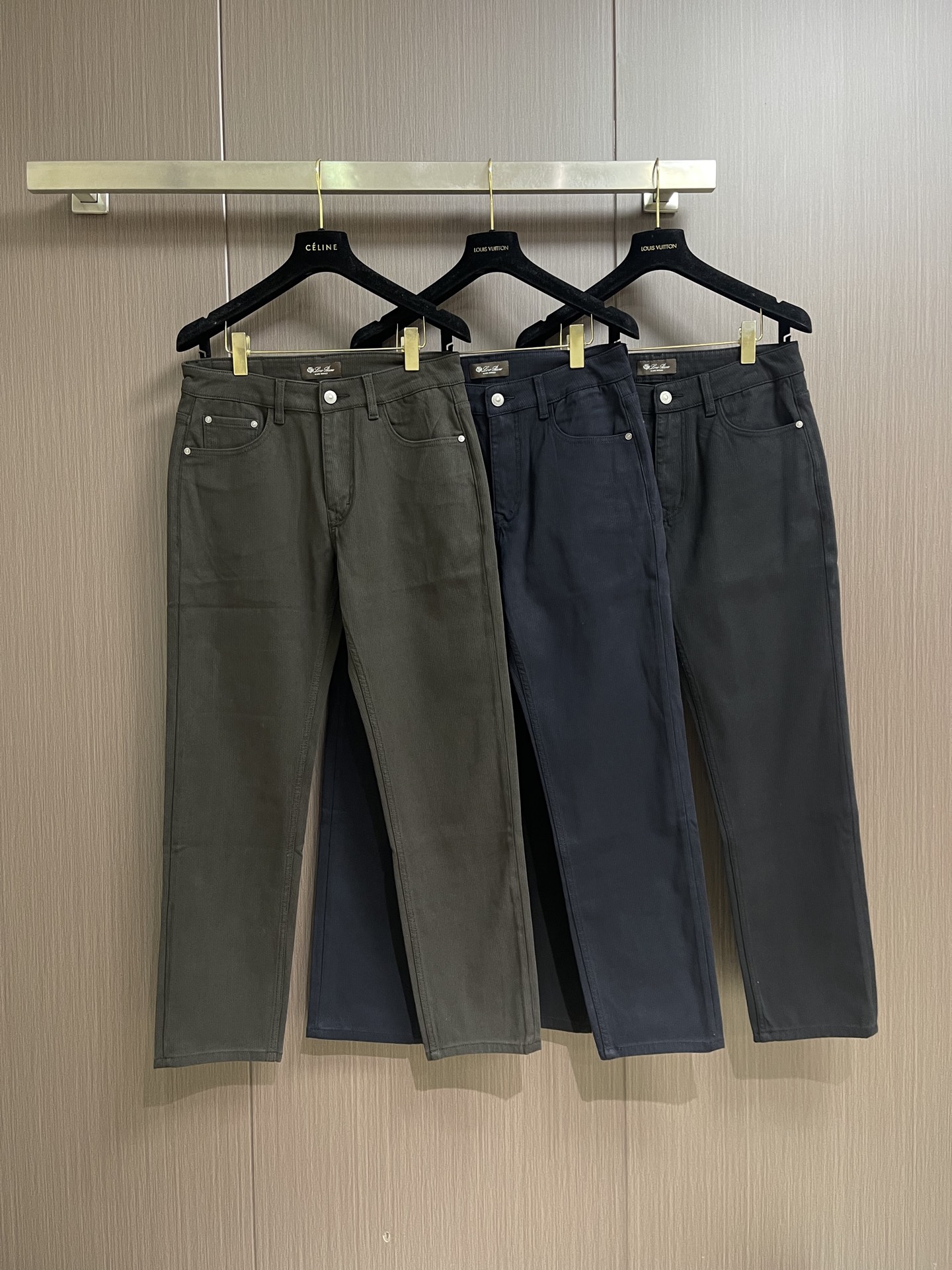 Loro piana LoroPiana 2026SS夏季新款水洗休闲裤 肉眼可见的利落裁剪，直筒修身款裤型！密实齐整走