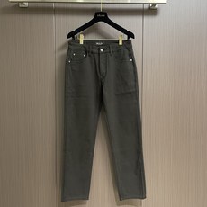 Loro piana LoroPiana 2026SS夏季新款水洗休闲裤 肉眼可见的利落裁剪,直筒修身款裤型!密实齐整走 Loro piana LoroPiana 2026SS夏季新款水洗休闲裤 肉眼可见的利落裁剪,直筒修身款裤型!密实齐整走