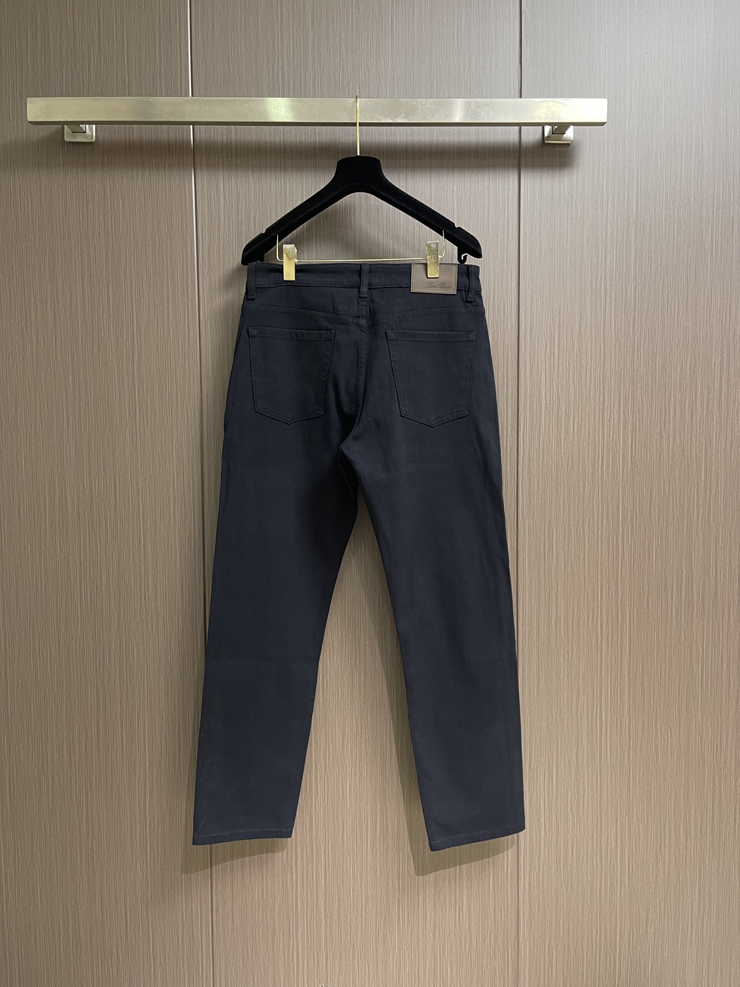 Loro piana LoroPiana 2026SS夏季新款水洗休闲裤 肉眼可见的利落裁剪，直筒修身款裤型！密实齐整走