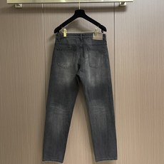 Loro piana LoroPiana 2026SS夏季新款水洗牛仔裤休闲裤 肉眼可见的利落裁剪,直筒修身款裤型!密实 Loro piana LoroPiana 2026SS夏季新款水洗牛仔裤休闲裤 肉眼可见的利落裁剪,直筒修身款裤型!密实