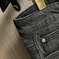 Loro piana LoroPiana 2026SS夏季新款水洗牛仔裤休闲裤 肉眼可见的利落裁剪,直筒修身款裤型!密实 Loro piana LoroPiana 2026SS夏季新款水洗牛仔裤休闲裤 肉眼可见的利落裁剪,直筒修身款裤型!密实