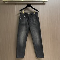 Loro piana LoroPiana 2026SS夏季新款水洗牛仔裤休闲裤 肉眼可见的利落裁剪,直筒修身款裤型!密实 Loro piana LoroPiana 2026SS夏季新款水洗牛仔裤休闲裤 肉眼可见的利落裁剪,直筒修身款裤型!密实