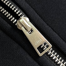 Ami Paris 2026SS 经典 ADC 刺绣连帽拉链卫衣,合身版型,经典连帽拉链设计,刺绣点明品牌辨识度,面料9 Ami Paris 2026SS 经典 ADC 刺绣连帽拉链卫衣,合身版型,经典连帽拉链设计,刺绣点明品牌辨识度,面料9