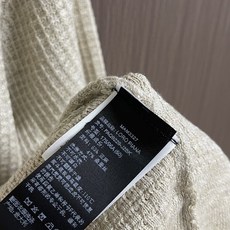 Loro piana Loro Piana 2026ss 夏季新款老钱风桑蚕丝纯色情侣款翻领针织短袖Polo,面料采用桑 Loro piana Loro Piana 2026ss 夏季新款老钱风桑蚕丝纯色情侣款翻领针织短袖Polo,面料采用桑