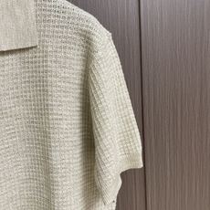 Loro piana Loro Piana 2026ss 夏季新款老钱风桑蚕丝纯色情侣款翻领针织短袖Polo,面料采用桑 Loro piana Loro Piana 2026ss 夏季新款老钱风桑蚕丝纯色情侣款翻领针织短袖Polo,面料采用桑