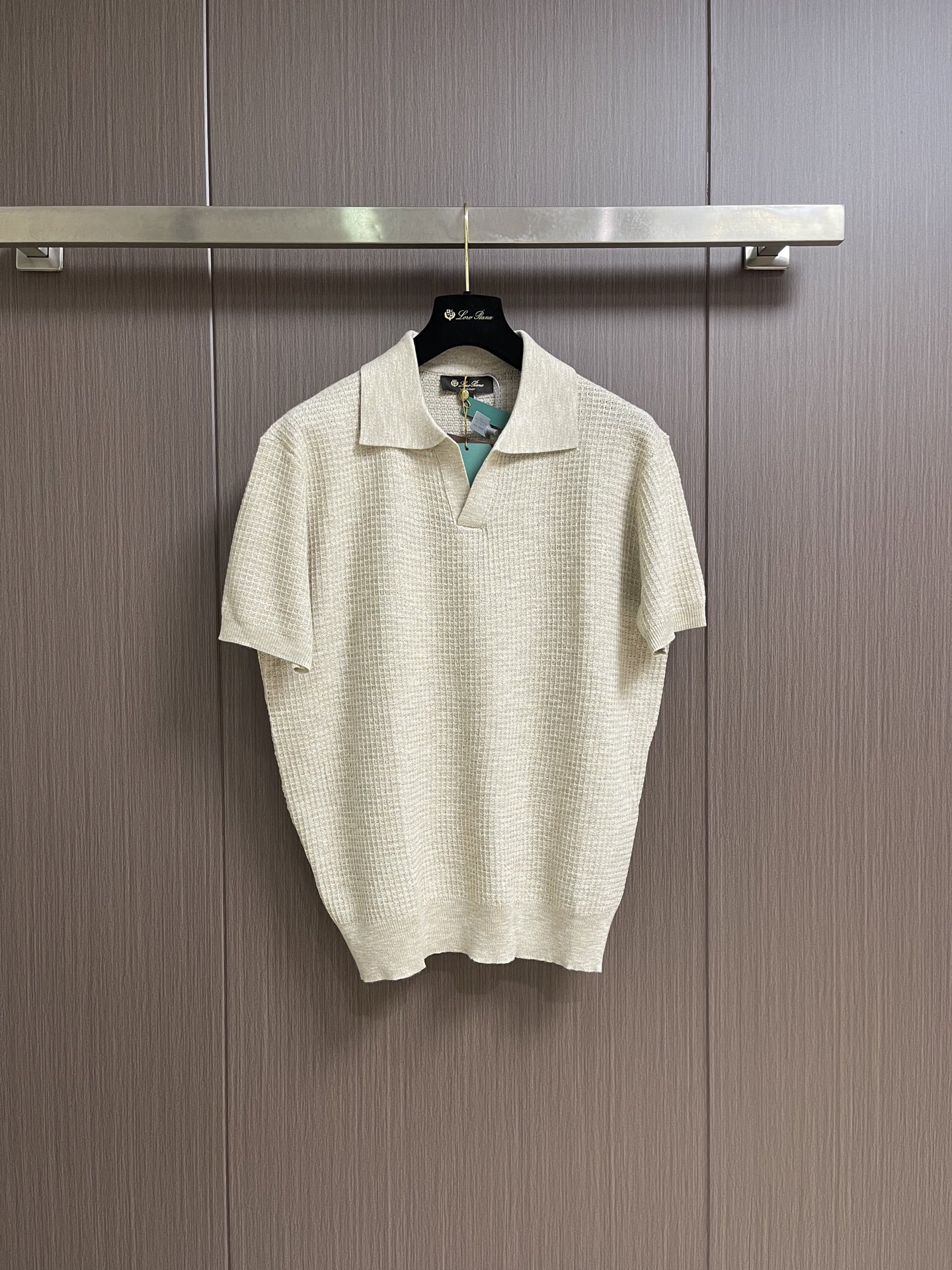 Loro piana Loro Piana 2026ss 夏季新款老钱风桑蚕丝纯色情侣款翻领针织短袖Polo，面料采用桑