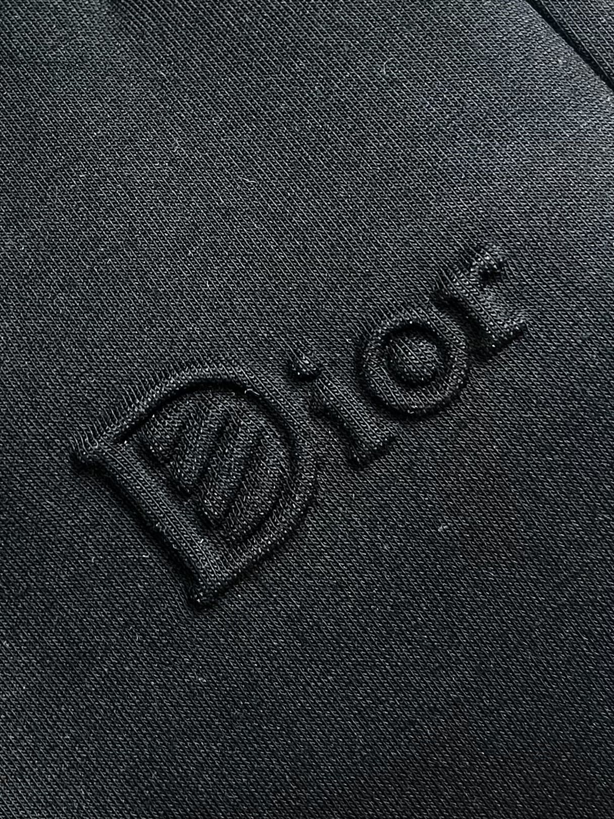 Dior 2026SS早秋新款空气层 铜氨丝卫裤，极具D家美学基调的一款裤子，以面料和品质为主导，客供进口意大利面料，面