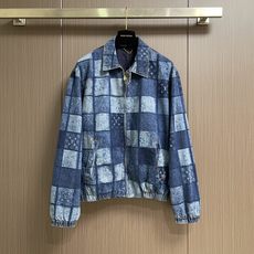 LV 2026fw nigo Damier牛仔外套,纯棉丹宁面料,丹宁布也被称为牛仔布,是一种由棉纱线织成的织物,经过染 LV 2026fw nigo Damier牛仔外套,纯棉丹宁面料,丹宁布也被称为牛仔布,是一种由棉纱线织成的织物,经过染