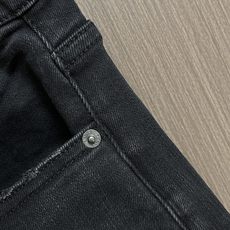 Ermenegildo Zegna 2026SS早春新品直筒牛仔裤,进口原版水洗弹力面料,上身舒适透气有弹力,原版五金辅 Ermenegildo Zegna 2026SS早春新品直筒牛仔裤,进口原版水洗弹力面料,上身舒适透气有弹力,原版五金辅