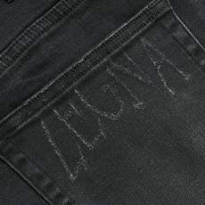 Ermenegildo Zegna 2026SS早春新品直筒牛仔裤,进口原版水洗弹力面料,上身舒适透气有弹力,原版五金辅 Ermenegildo Zegna 2026SS早春新品直筒牛仔裤,进口原版水洗弹力面料,上身舒适透气有弹力,原版五金辅