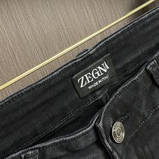 Ermenegildo Zegna 2026SS早春新品直筒牛仔裤,进口原版水洗弹力面料,上身舒适透气有弹力,原版五金辅 Ermenegildo Zegna 2026SS早春新品直筒牛仔裤,进口原版水洗弹力面料,上身舒适透气有弹力,原版五金辅