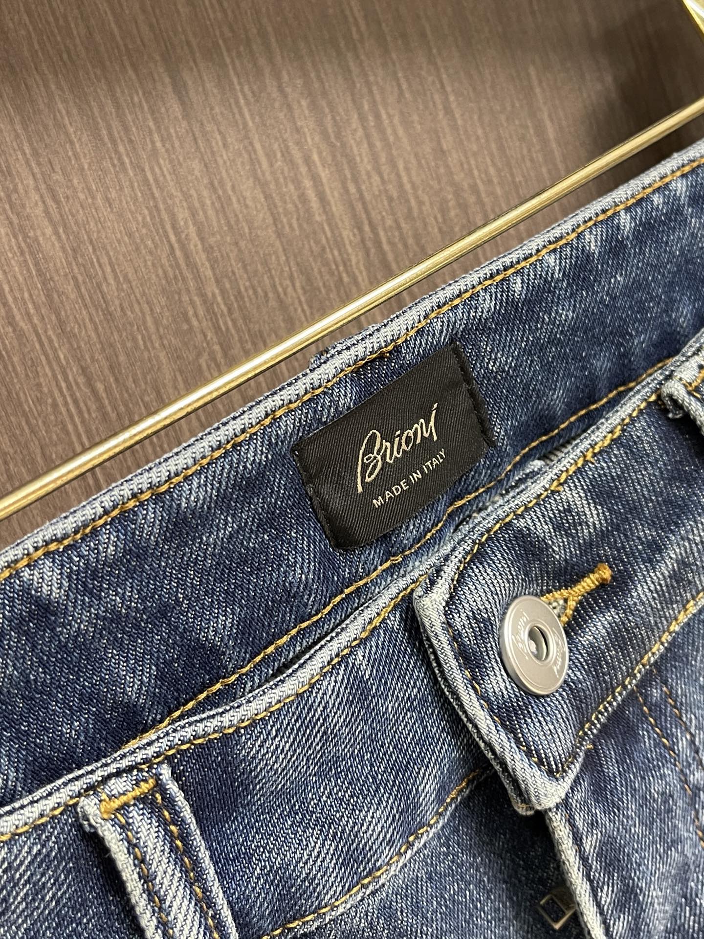 Brioni 布里奥尼2026SS早秋新品牛仔裤，品牌全新推出系列，设计师团队精心研发，独家发售单品，奢华经典品牌LOG