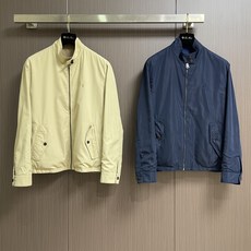Ralph Lauren 拉夫劳伦 小马标识刺绣双面穿夹克外套 定制哑光云纹塔夫绸 以及斜纹提花织锦 轻盈坚韧 垂感爽滑 Ralph Lauren 拉夫劳伦 小马标识刺绣双面穿夹克外套 定制哑光云纹塔夫绸 以及斜纹提花织锦 轻盈坚韧 垂感爽滑
