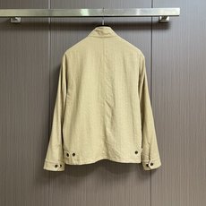 Ralph Lauren 拉夫劳伦 小马标识刺绣双面穿夹克外套 定制哑光云纹塔夫绸 以及斜纹提花织锦 轻盈坚韧 垂感爽滑 Ralph Lauren 拉夫劳伦 小马标识刺绣双面穿夹克外套 定制哑光云纹塔夫绸 以及斜纹提花织锦 轻盈坚韧 垂感爽滑