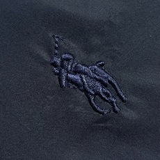 Ralph Lauren 拉夫劳伦 小马标识刺绣双面穿夹克外套 定制哑光云纹塔夫绸 以及斜纹提花织锦 轻盈坚韧 垂感爽滑 Ralph Lauren 拉夫劳伦 小马标识刺绣双面穿夹克外套 定制哑光云纹塔夫绸 以及斜纹提花织锦 轻盈坚韧 垂感爽滑