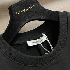 Givenchy Paris Logo标牌长袖卫衣,纪梵希Paris Logo标牌长袖卫衣选用重磅精梳纯棉毛圈面料,经过 Givenchy Paris Logo标牌长袖卫衣,纪梵希Paris Logo标牌长袖卫衣选用重磅精梳纯棉毛圈面料,经过