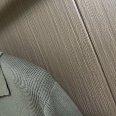 Brunello Cucinelli bc 条纹针织V领Polo短袖T恤,甄选进口针织面料,采用16针高密度密致坑条织法 Brunello Cucinelli bc 条纹针织V领Polo短袖T恤,甄选进口针织面料,采用16针高密度密致坑条织法