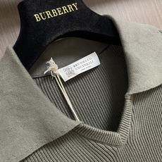 Brunello Cucinelli bc 条纹针织V领Polo短袖T恤,甄选进口针织面料,采用16针高密度密致坑条织法 Brunello Cucinelli bc 条纹针织V领Polo短袖T恤,甄选进口针织面料,采用16针高密度密致坑条织法