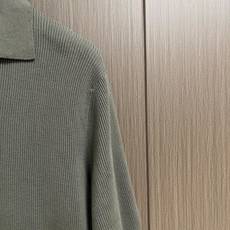 Brunello Cucinelli bc 条纹针织V领Polo短袖T恤,甄选进口针织面料,采用16针高密度密致坑条织法 Brunello Cucinelli bc 条纹针织V领Polo短袖T恤,甄选进口针织面料,采用16针高密度密致坑条织法