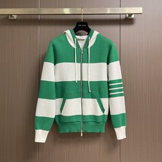 THOM BROWNE TB 小狗连帽针织外套,本款黄白条纹连帽拉链针织开衫采用细腻精梳棉混纺纱线横机织造,面料柔软亲肤 THOM BROWNE TB 小狗连帽针织外套,本款黄白条纹连帽拉链针织开衫采用细腻精梳棉混纺纱线横机织造,面料柔软亲肤