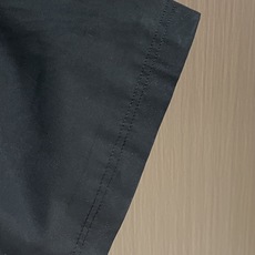 Balenciaga 撞色刺绣长裤,定制蚀岚云曜科技府绸 挺括垂坠 舒适亲肤 玄曜哑黑凝敛沉静 洗尽浮华光泽 铺就世家高 Balenciaga 撞色刺绣长裤,定制蚀岚云曜科技府绸 挺括垂坠 舒适亲肤 玄曜哑黑凝敛沉静 洗尽浮华光泽 铺就世家高