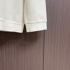 Zegna 2026ss秋冬新款翻领长袖Polo,衣橱必备的一款 看似简单 领口大小宽窄 考验师傅功底 来来回回打了5次 Zegna 2026ss秋冬新款翻领长袖Polo,衣橱必备的一款 看似简单 领口大小宽窄 考验师傅功底 来来回回打了5次
